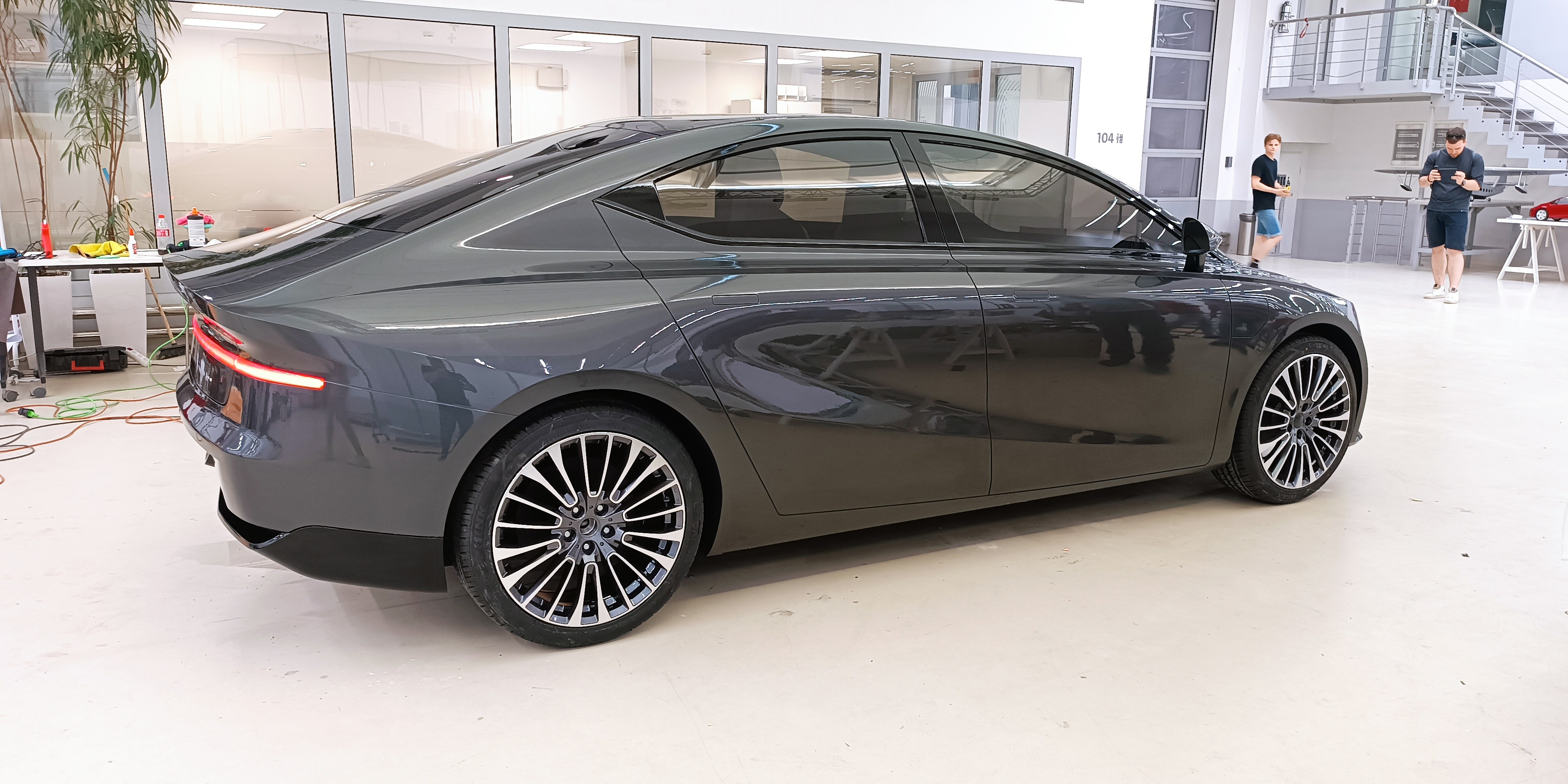 электромобиль молния