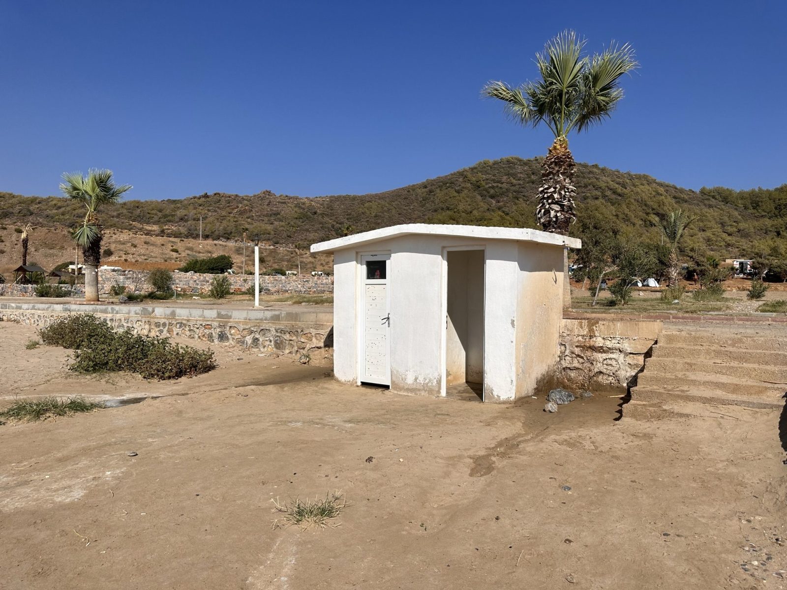 Пляж Инджекум (İncekum) в районе Aydıncık