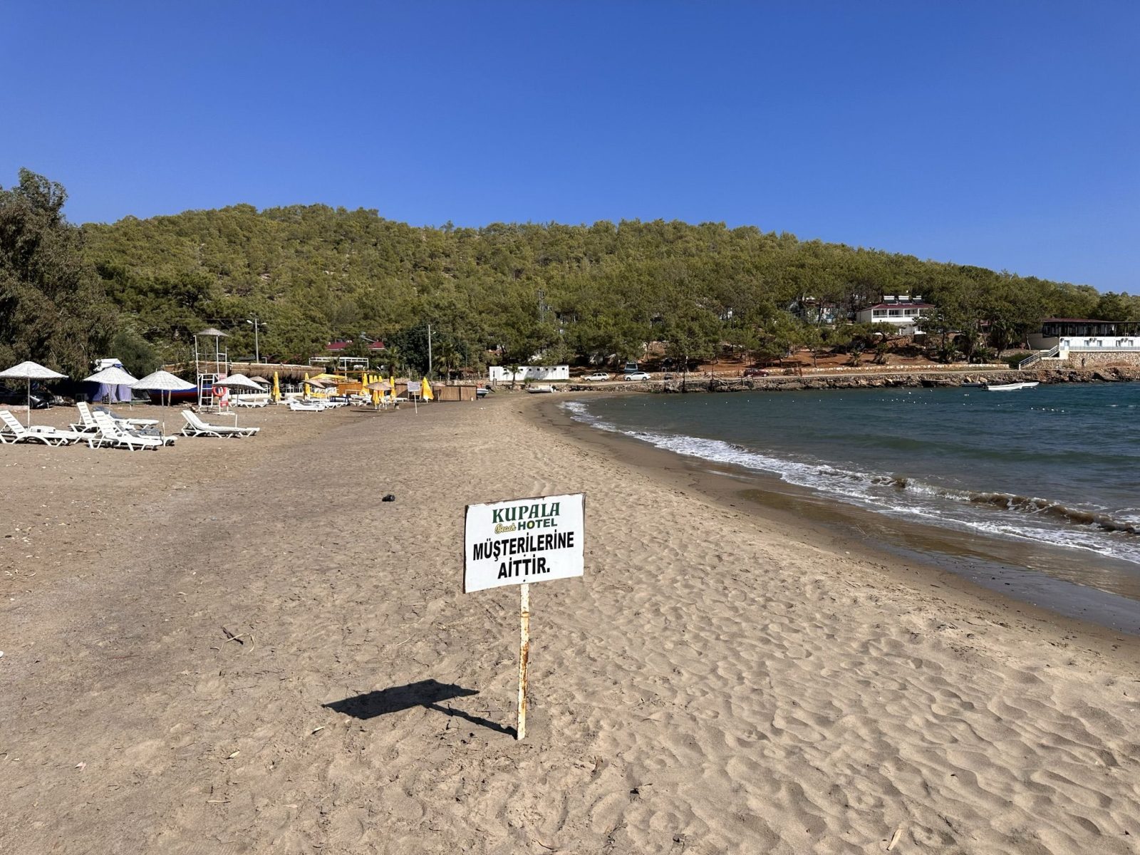 Пляж Бююкеджели (Büyükeceli) — пляж у АЭС Аккую, в районе Гюльнар