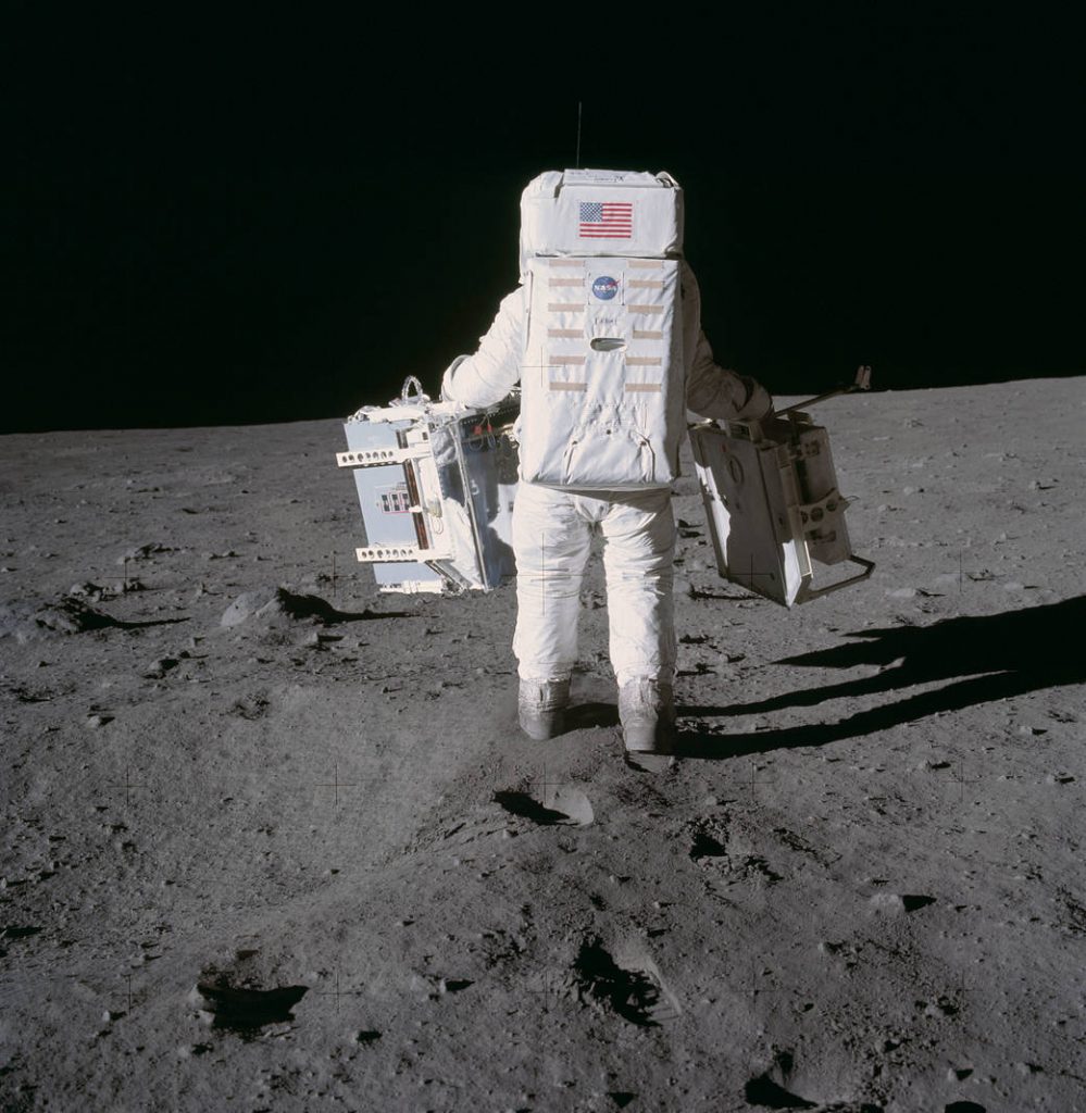 К 50-летию высадки на Луну NASA опубликовало редкие фото