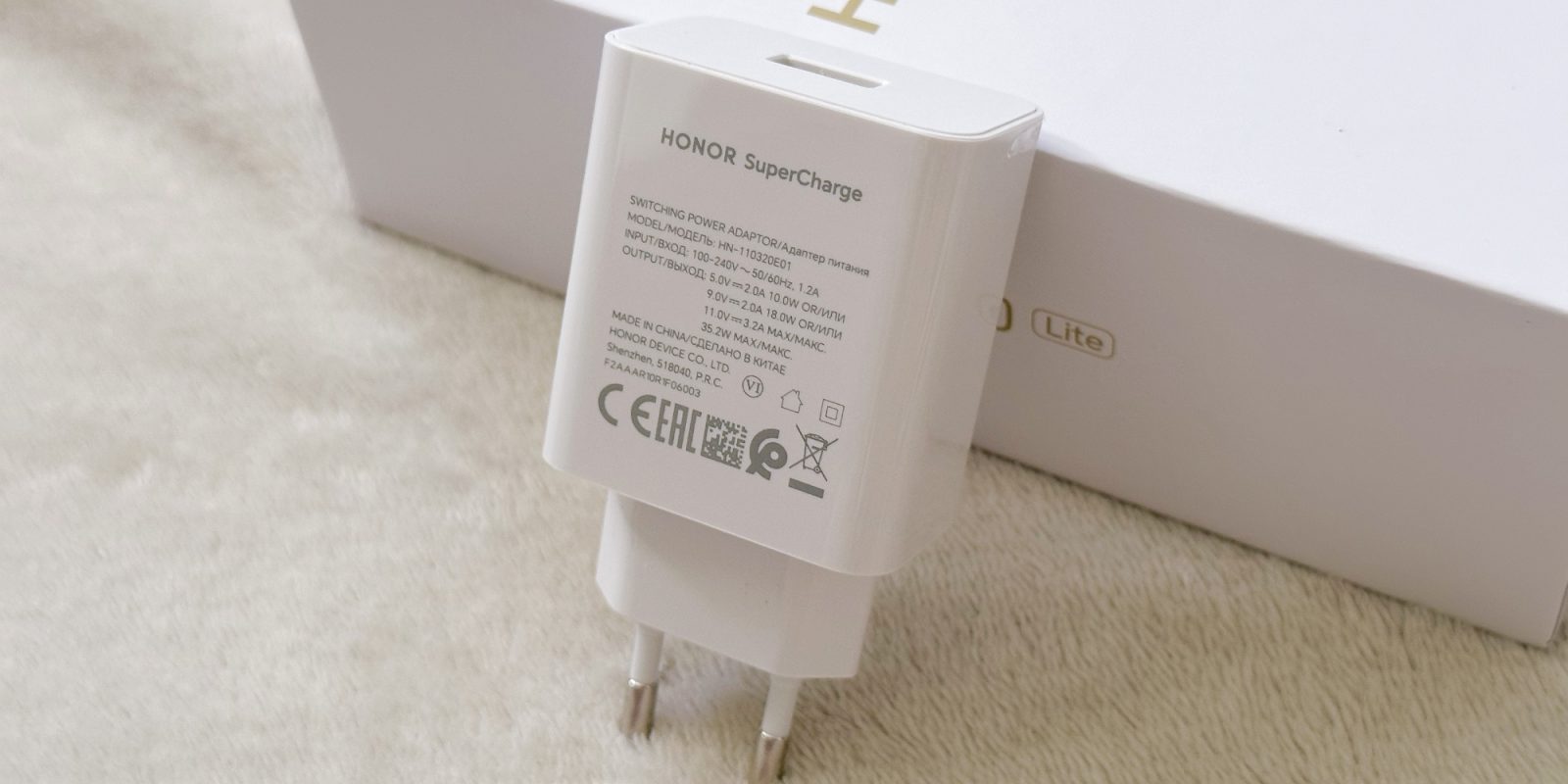 Обзор Honor 400 Lite — доступного и тонкого смартфона, на котором удивительно комфортно играть Обзор Honor 400 Lite — доступного и тонкого смартфона, на котором удивительно комфортно играть