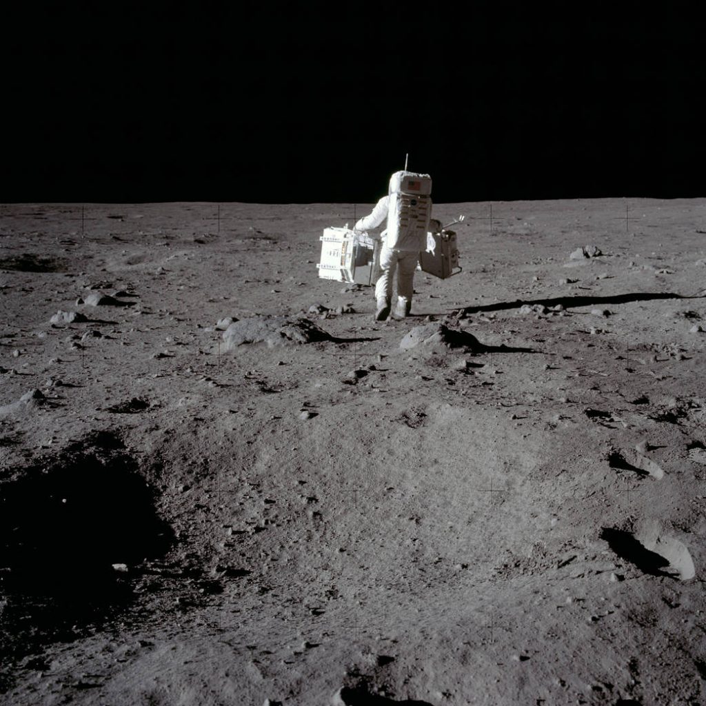 К 50-летию высадки на Луну NASA опубликовало редкие фото