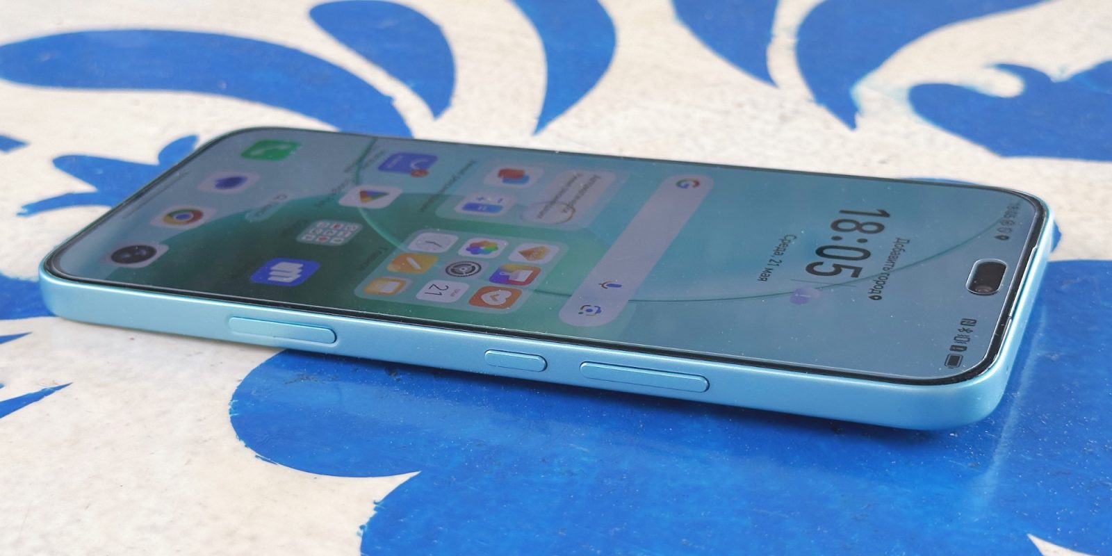 Обзор Honor 400 Lite — доступного и тонкого смартфона, на котором удивительно комфортно играть Обзор Honor 400 Lite — доступного и тонкого смартфона, на котором удивительно комфортно играть