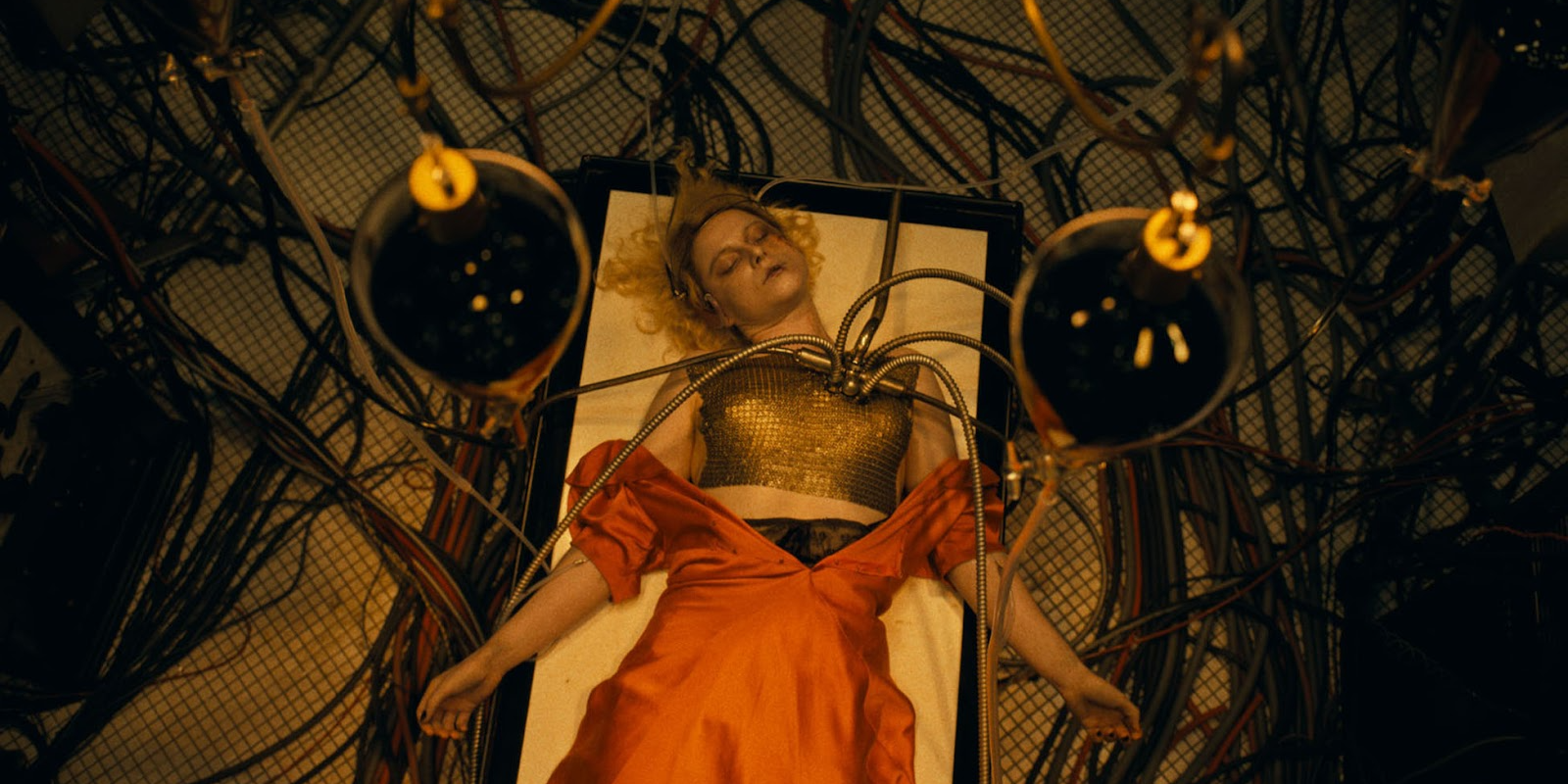 Вышел трейлер хоррора «Невеста» с Кристианом Бейлом и Джейком Джилленхолом Вышел трейлер хоррора «Невеста» с Кристианом Бейлом и Джейком Джилленхолом