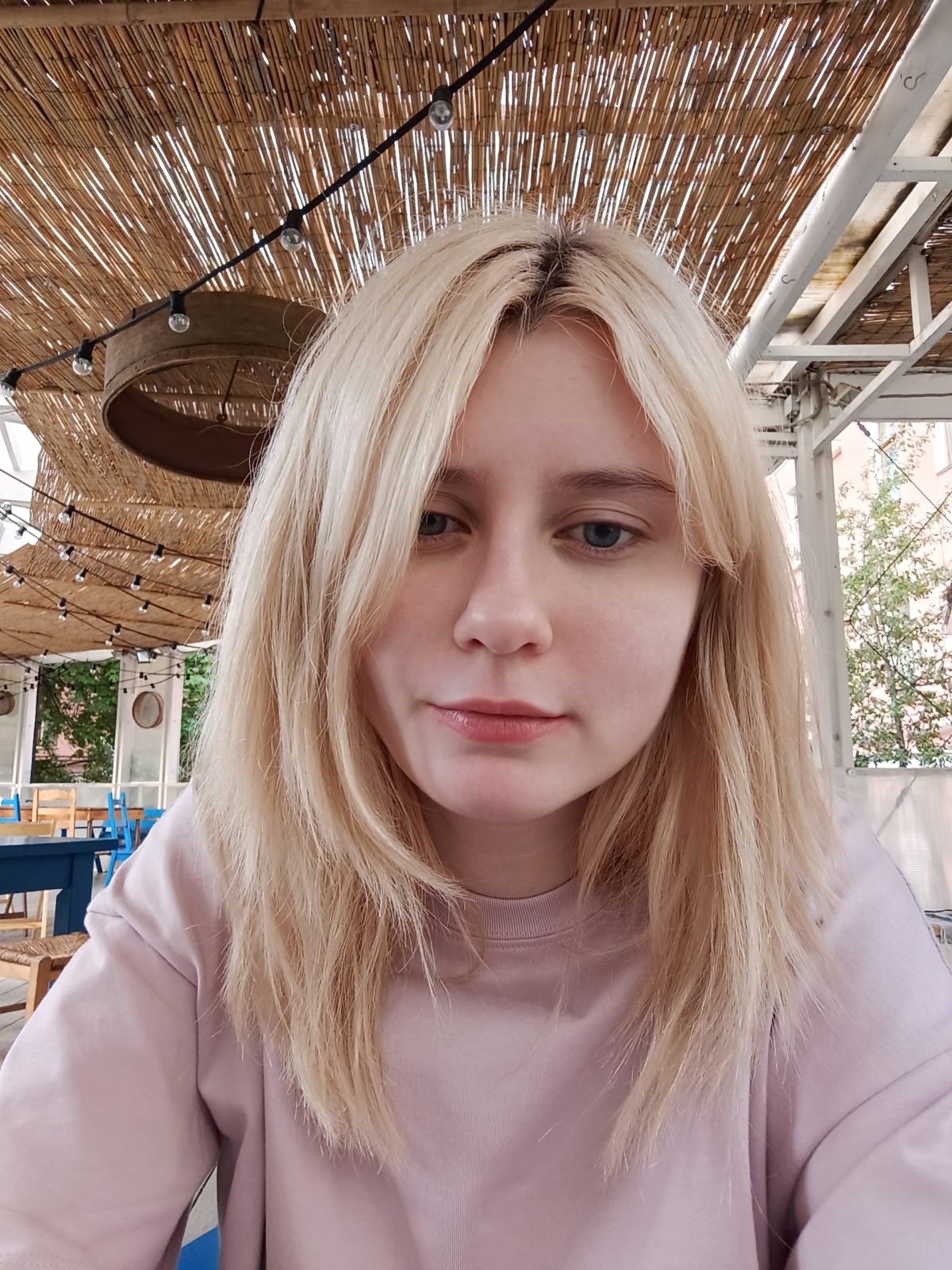 Обзор Honor 400 Lite — доступного и тонкого смартфона, на котором удивительно комфортно играть Обзор Honor 400 Lite — доступного и тонкого смартфона, на котором удивительно комфортно играть