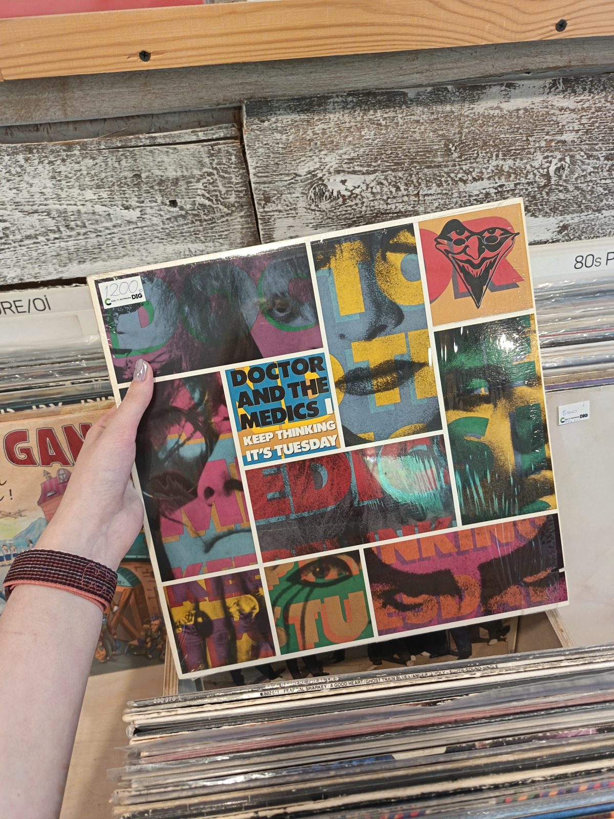 Обзор Honor 400 Lite — доступного и тонкого смартфона, на котором удивительно комфортно играть Обзор Honor 400 Lite — доступного и тонкого смартфона, на котором удивительно комфортно играть