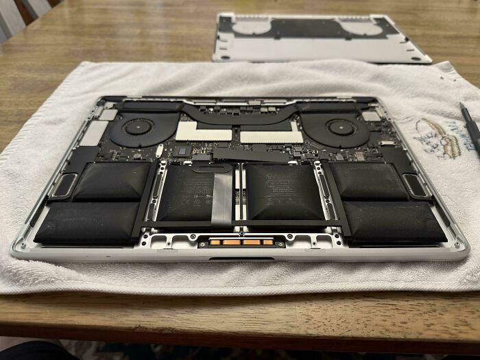 Это не так работает: 22 фото, как не надо обращаться с гаджетами и техникой Это не так работает: 22 фото, как не надо обращаться с гаджетами и техникой