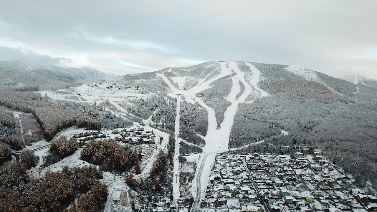 Горнолыжные курорты России: ТОП-12 мест для катания в сезоне 2025/26