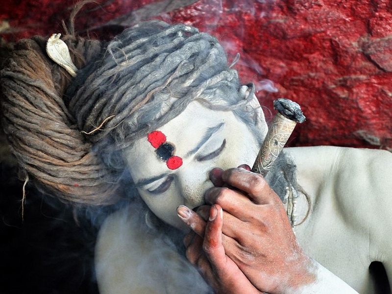 Агхори: религиозные трупоеды из Индии Агхори: религиозные трупоеды из Индии