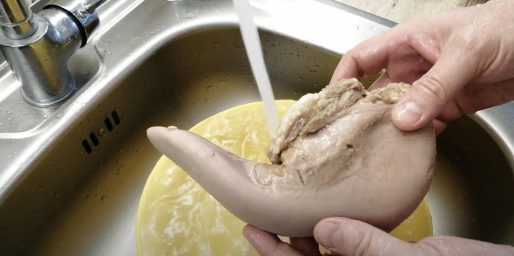 Как и сколько варить говяжий язык Как и сколько варить говяжий язык