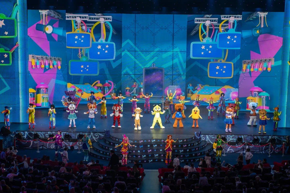 Самые грандиозные новогодние ёлки России 2026: где искать чудо