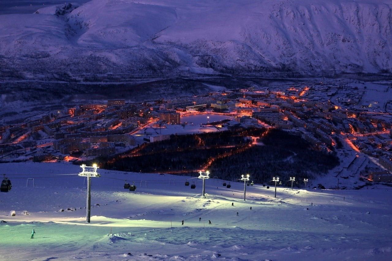 Горнолыжные курорты России: ТОП-12 мест для катания в сезоне 2025/26