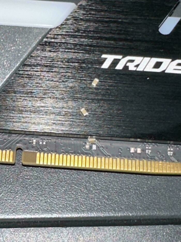 Это не так работает: 22 фото, как не надо обращаться с гаджетами и техникой Это не так работает: 22 фото, как не надо обращаться с гаджетами и техникой