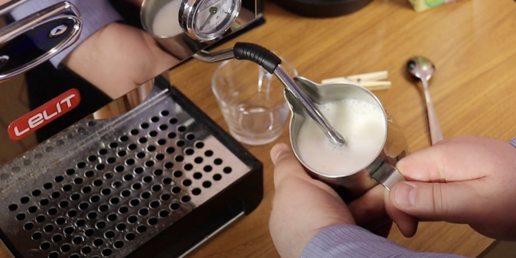 Как приготовить вкусный капучино в домашних условиях Как приготовить вкусный капучино в домашних условиях