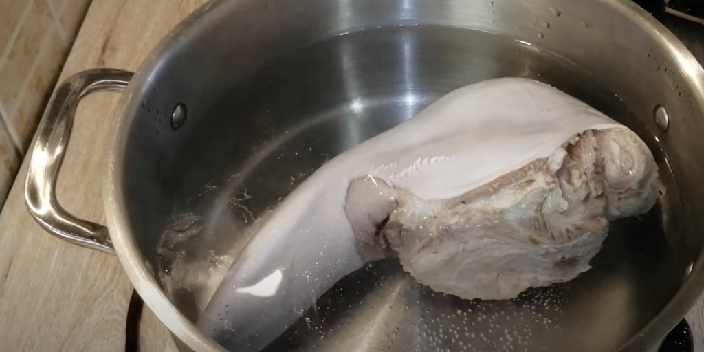 Как и сколько варить говяжий язык Как и сколько варить говяжий язык