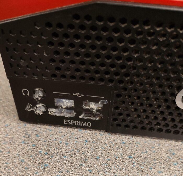 Это не так работает: 22 фото, как не надо обращаться с гаджетами и техникой Это не так работает: 22 фото, как не надо обращаться с гаджетами и техникой